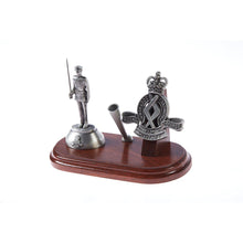 Load image into Gallery viewer, The Royal Military College, Duntroon, Desk Set with Pen Holder &amp; B109 Figurine-Buckingham Pewter
