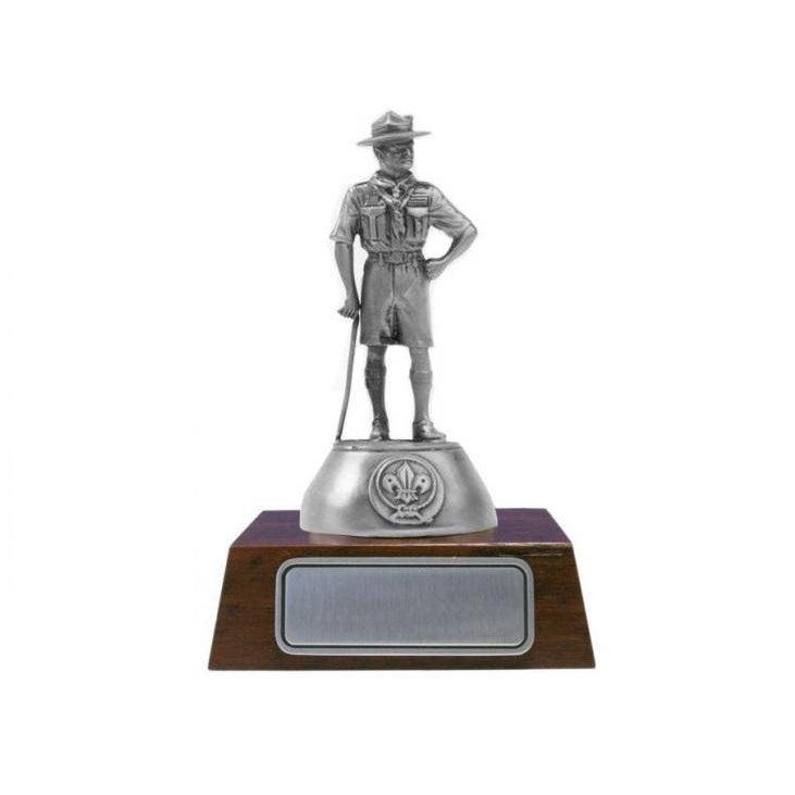 S018 Lord Baden Powell - Figurines With Jarrah Base-Buckingham Pewter