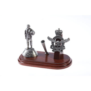 Royal Australian Air Force Desk Set with Pen Holder & B107 1980'S Pilot Figurine (RAAF) - Buckingham Pewter