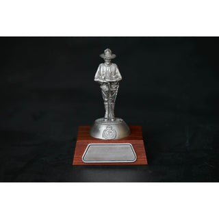 NZ ANZAC pewter figurine with a detailed soldier design on a wooden base for collectors